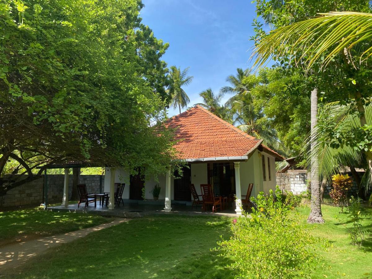 108 Palms Beach Resort Тринкомале Екстериор снимка