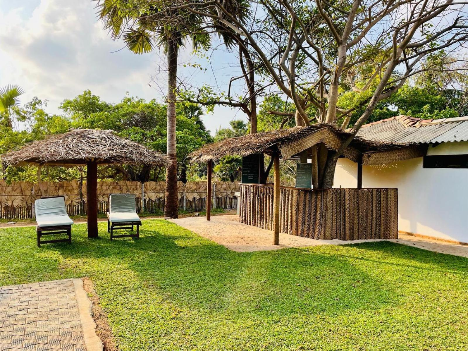 108 Palms Beach Resort Тринкомале Екстериор снимка